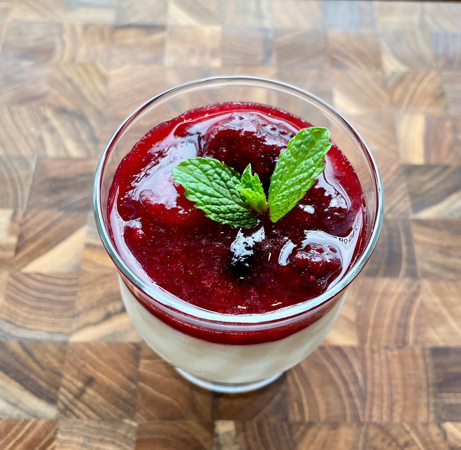 Panna cotta-Mix berry Sauce