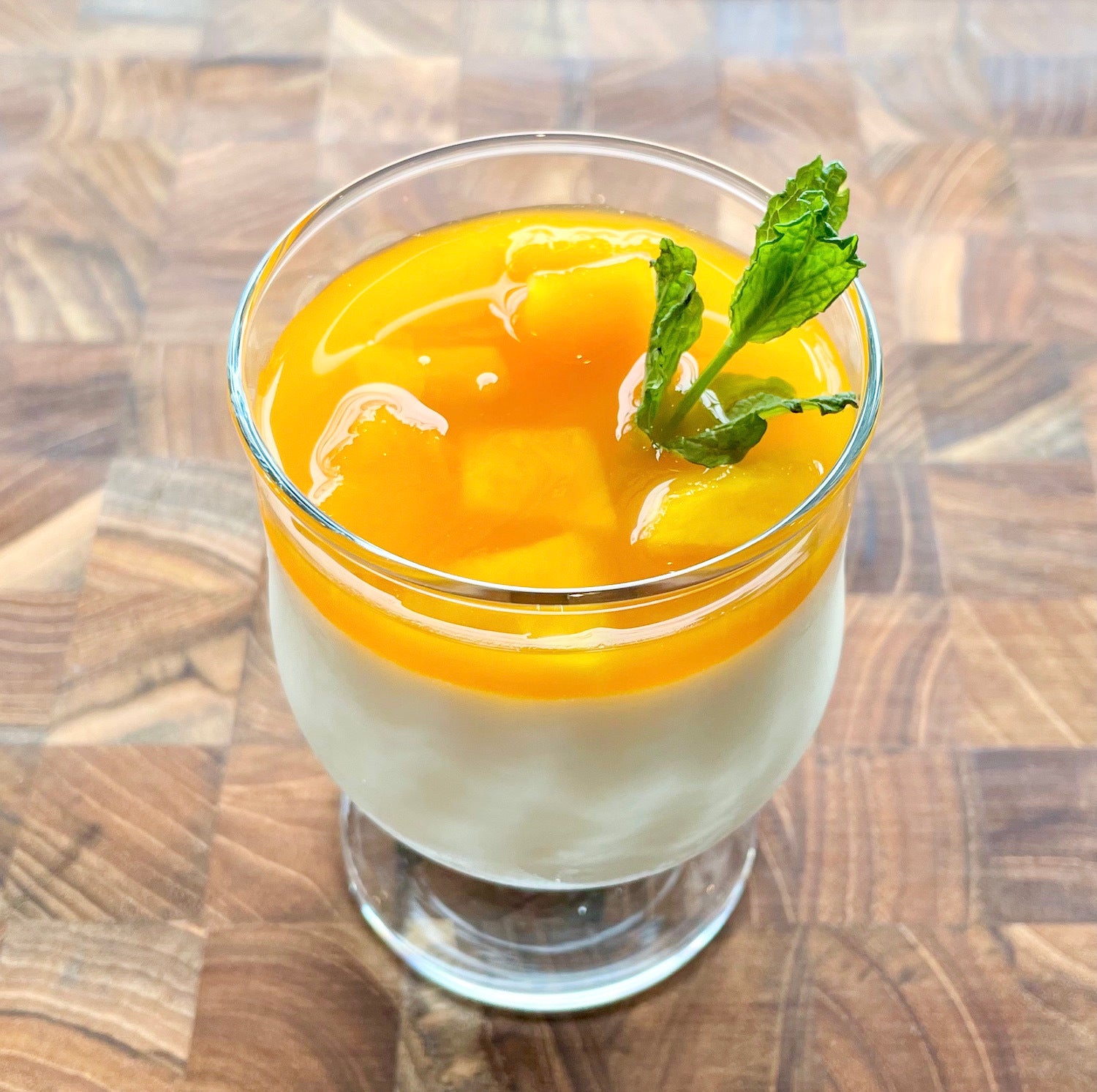 Panna cotta with mango sauce